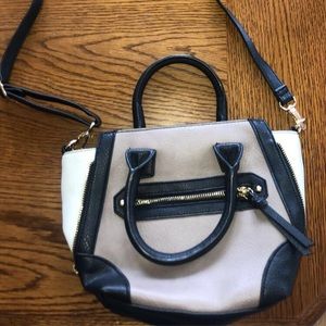 Crossbody purse